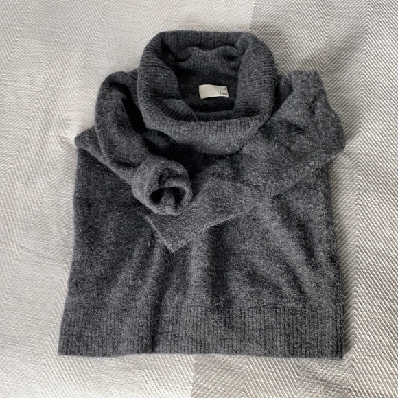 Aritzia Wilfred Free alpaca blend sweater - Picture 1 of 7
